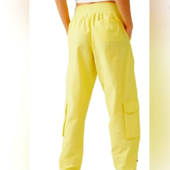 Free People Movement Mesmerize Me Cargo Pants in Afterglow sz medium NWOT - Picture 7 of 7